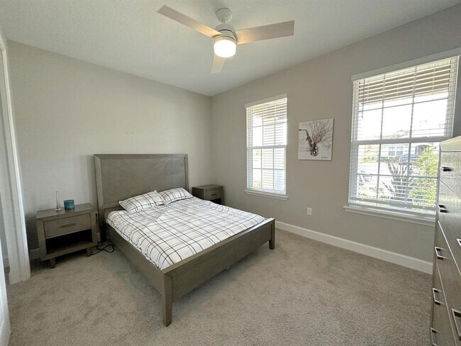 Building Photo - 994 Victoria Hills Dr S