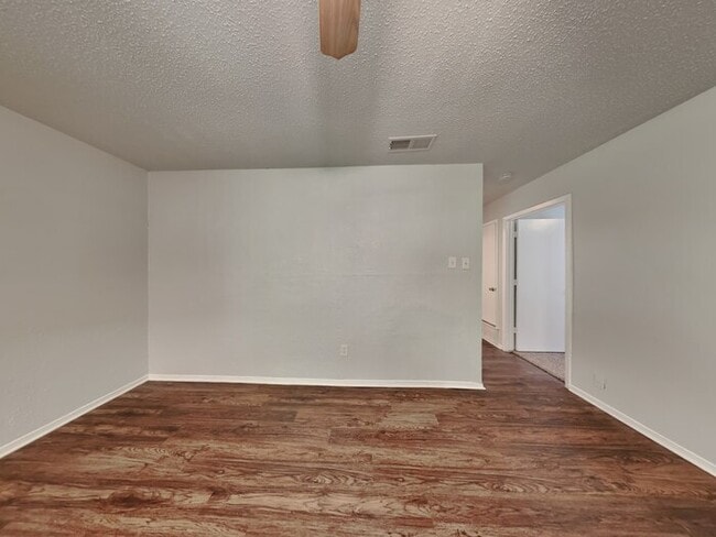 Building Photo - 1202 Neptune Dr