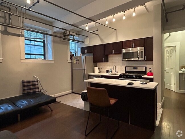 Building Photo - 114 Riverway