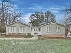 Foto principal - 924 Pine Forest Rd