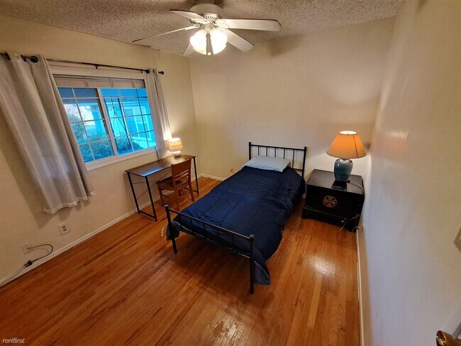Building Photo - Room for Rent, 1 bath House - 5517 Fiesta ...