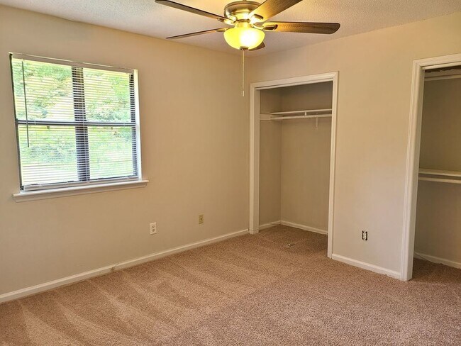 Building Photo - 2816 Seclusion Ct