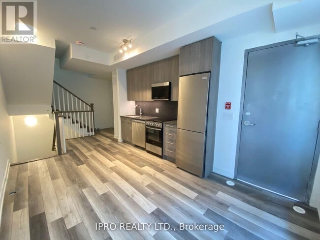 Building Photo - 851-851 Sheppard Ave W