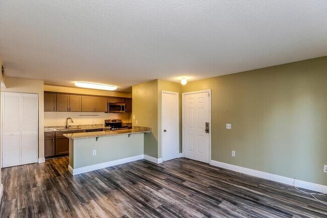 Foto del edificio - 9481 Highland Oak Dr