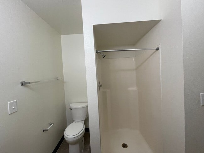 Building Photo - 10845 W Ustick Rd