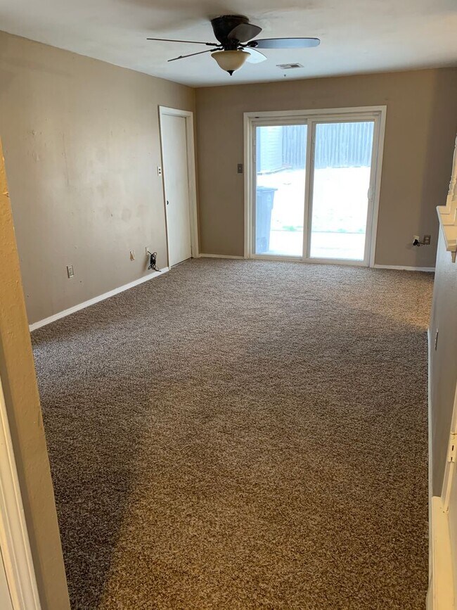 Foto del edificio - 411 NE 27th St