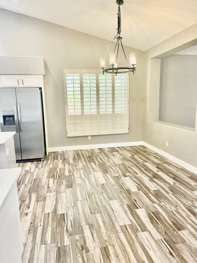 Foto del edificio - 1732 W Gary Dr