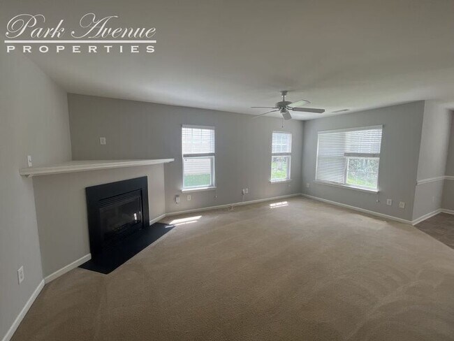 Foto del edificio - 2426 Sunset Oaks Dr