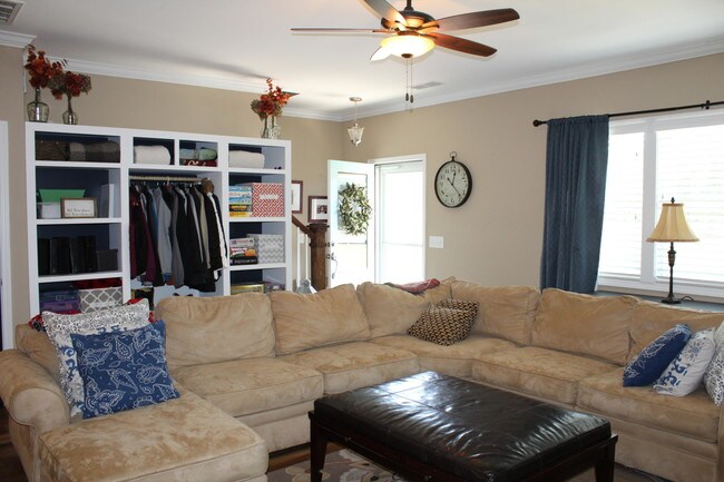 Foto del edificio - 243 Legacy Lakes Way