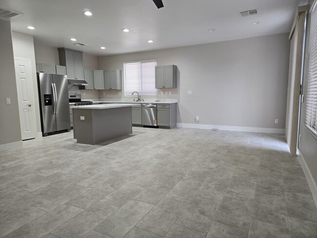 Foto del edificio - 993 White Glacier Ave