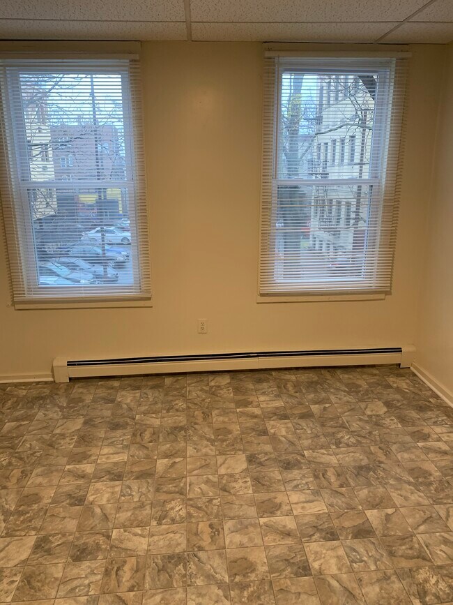 Living room - 20 4th St
