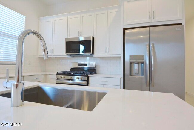 Building Photo - 4335 N 92nd Dr