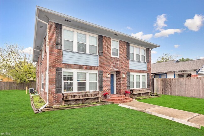 Building Photo - 2 br, 1 bath 4plex - 4114 Lamar Street 1