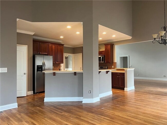 Building Photo - 1215 Compton Way