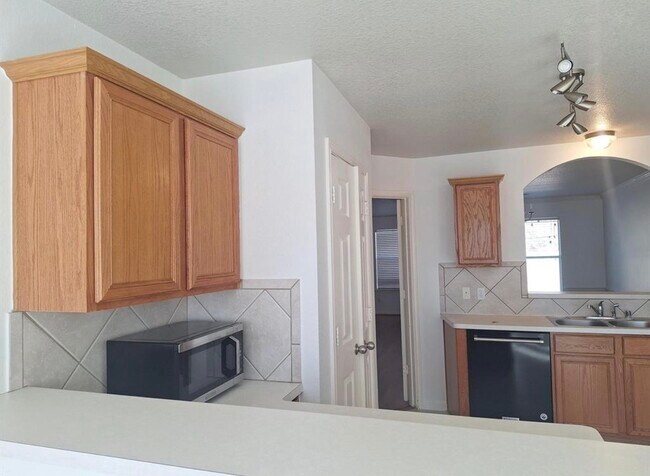 Foto del edificio - 17124 Gleneagle Dr S
