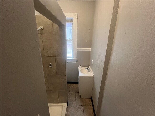 Foto del edificio - 3137 Chippewa St