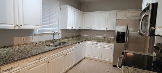 Foto del edificio - Charming 2/2 with a 1 car garage in Eagle Trace