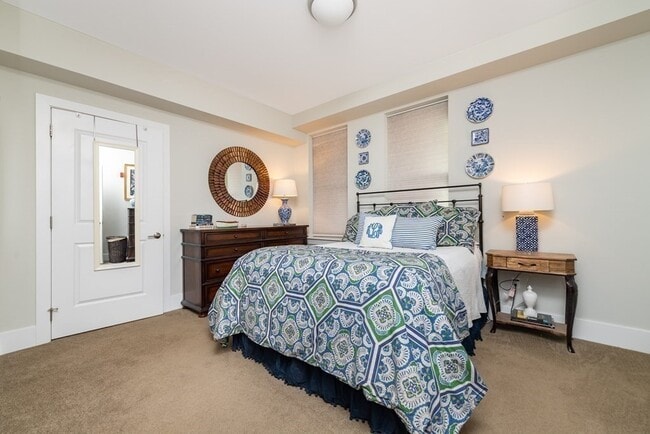 Building Photo - 11 Saint George St