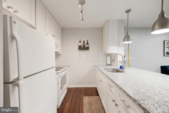 Foto del edificio - 3309 Wyndham Cir
