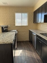 Building Photo - 4561 E Bellevue St