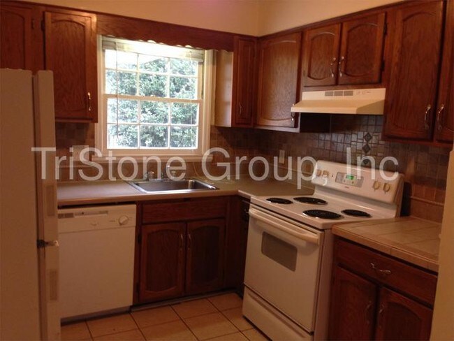 Foto del edificio - 8031 Country Oaks Rd