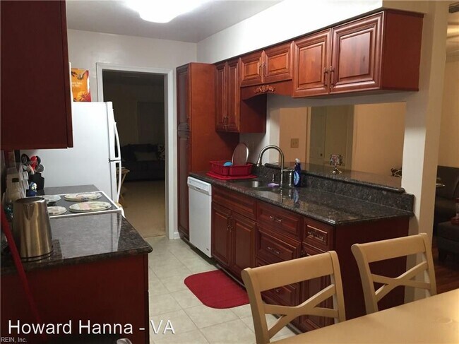 Building Photo - 3 br, 2 bath House - 2080 Lyndora Road
