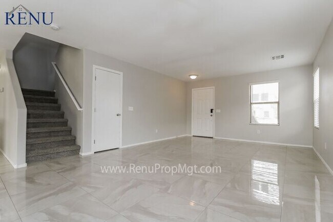 Foto del edificio - Spring into Savings: 100% off your first m...
