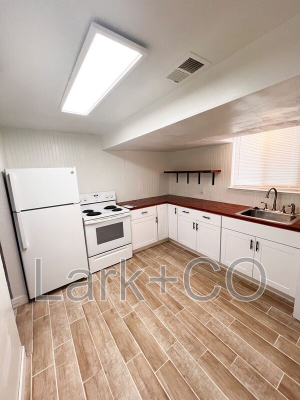 Building Photo - 1640 Zenobia St