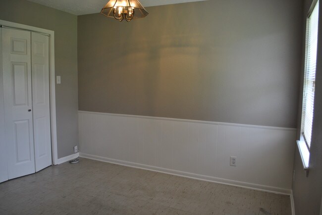 Building Photo - 17425 Fir Rd