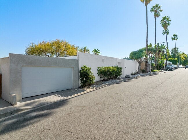 Building Photo - 3632 Beverly Ridge Dr