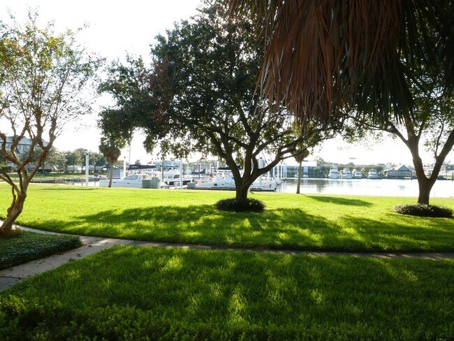 Foto del edificio - 15 Lakewood Ln