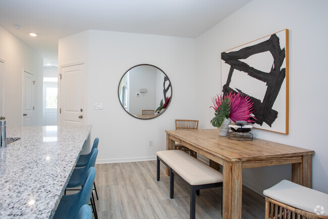 3 habitaciones, 2,5 baños - Rivers - Área de comedor - Westgate Townes