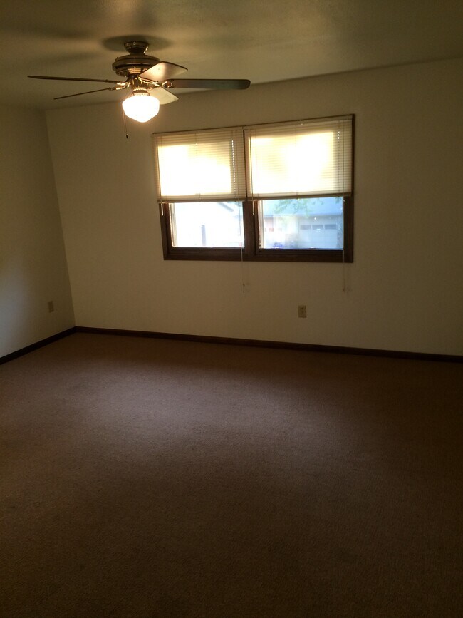 Living Room - 2142 Davis Street