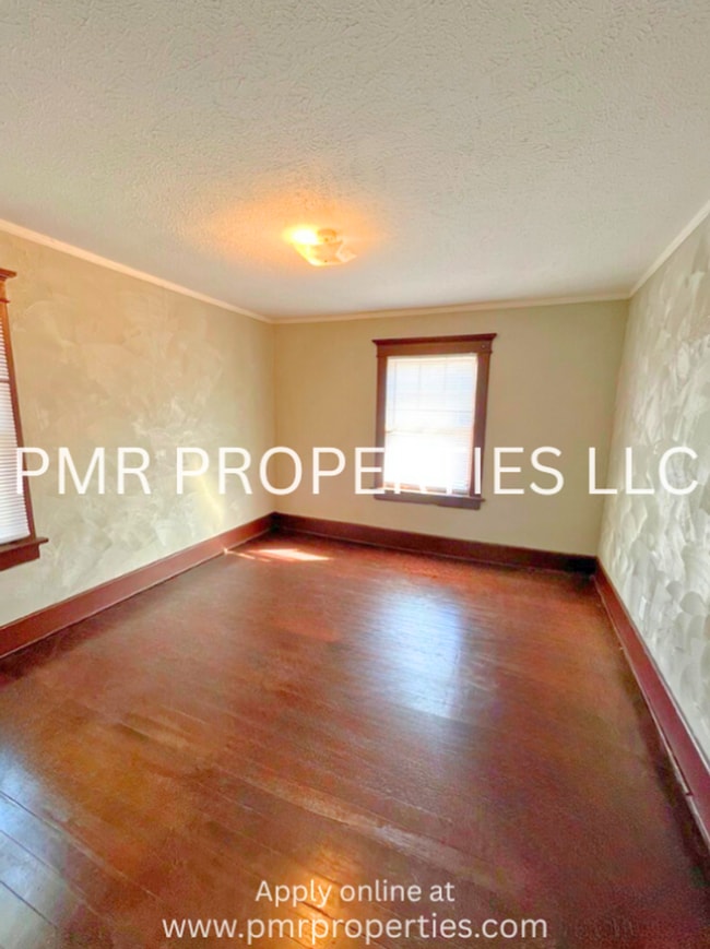 Building Photo - 3Bedroom/1Bathroom Home