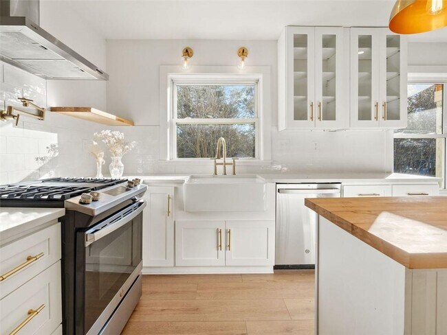 Foto del edificio - 3452 Beech Dr