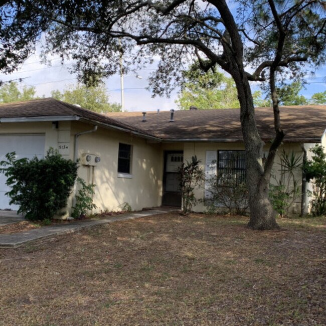 Building Photo - 513 Greenview Terrace Apartment A