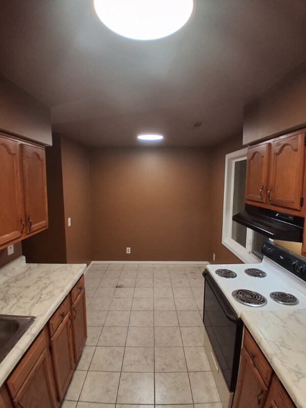 Foto del edificio - 111 Hilltop Ct