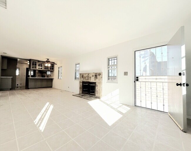 Foto del edificio - 439 W Buckthorn St