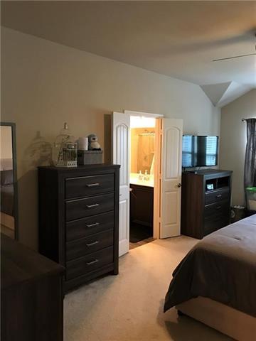 Foto del edificio - 1313 Honeywood Ln