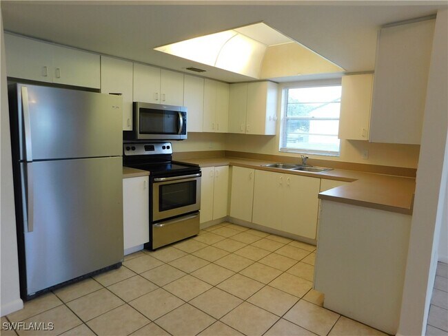 Foto del edificio - 1217 NE 8th St