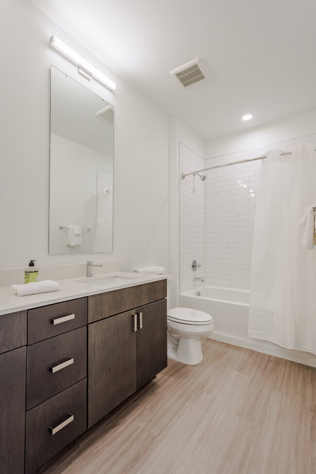 Foto del edificio - 601 E Pete Rose Wy