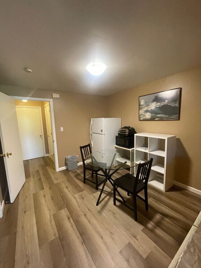 Foto del edificio - Cozy apartment unit in middle of Sunset re...