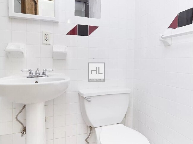 Foto del edificio - Great 2 bedroom Apartment on EAST 12 STREET