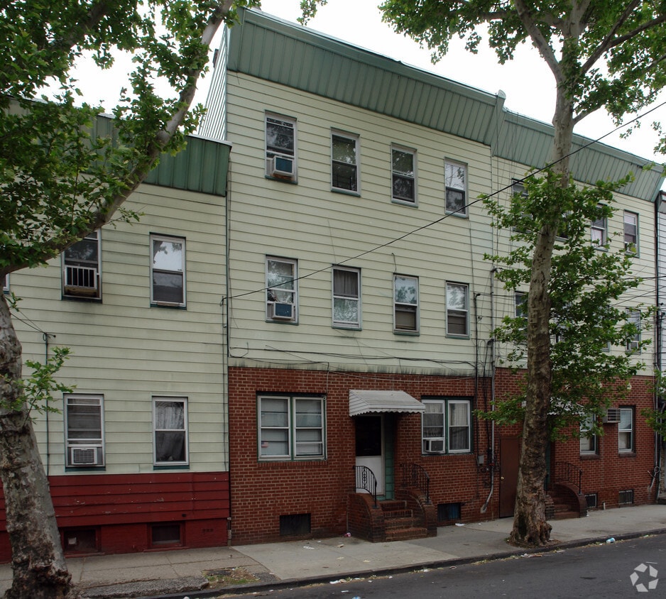 Primary Photo - 192 Jefferson St