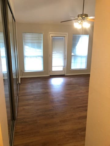 master bedroom - 3824 Mediterranean St