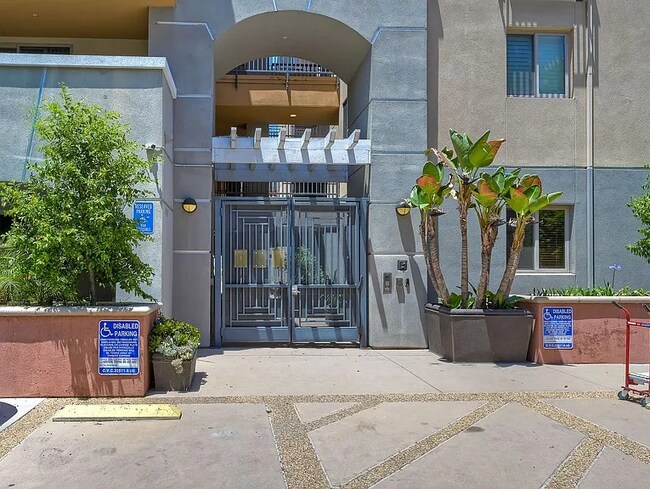 Foto del edificio - 3857 Pell Pl