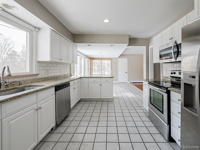 Foto del edificio - 25330 Brookview St