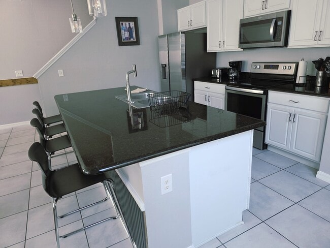 Foto del edificio - 5100 Adelaide Dr