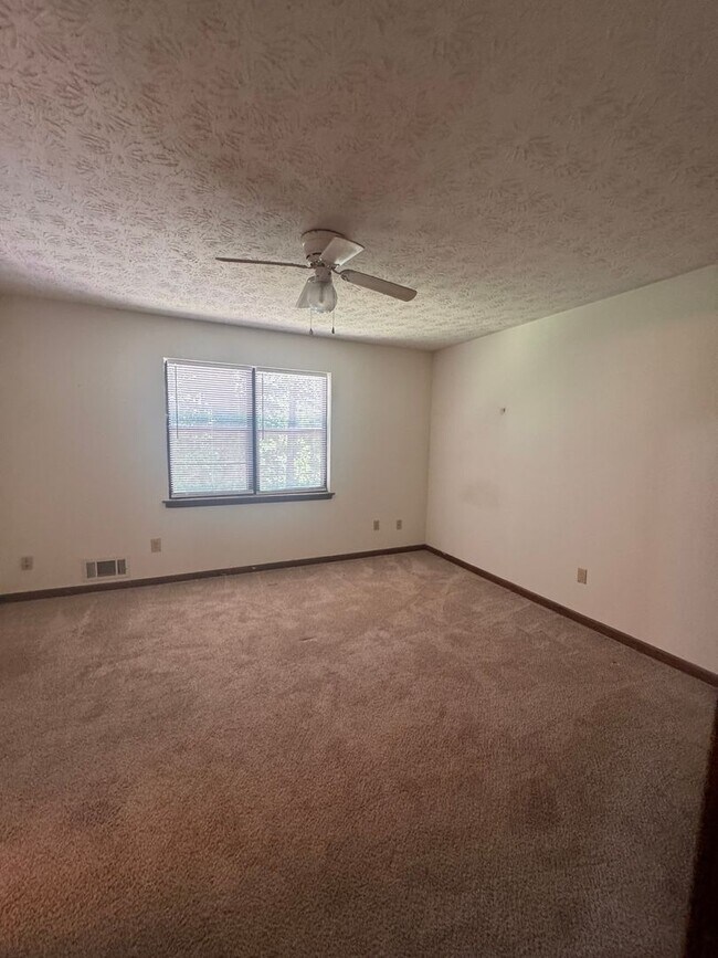 Foto del edificio - 1120 Sweetwater Cir