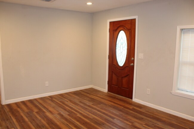 Foto del edificio - 18524 N Benton St